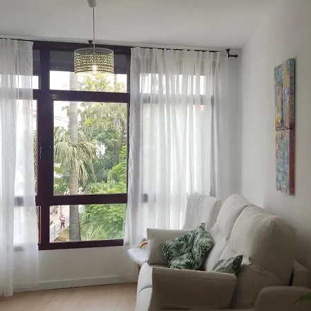 Center Apartment *
